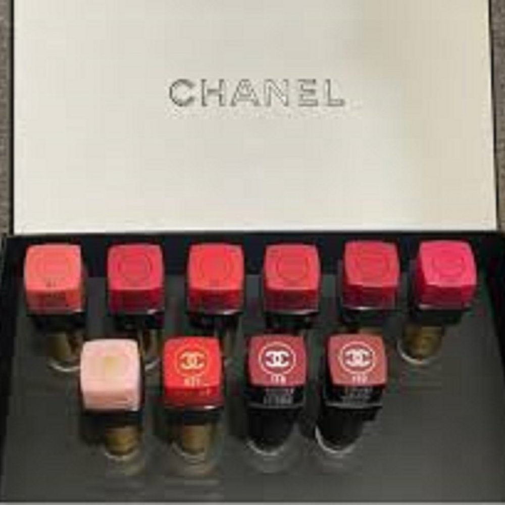 102 PALPITANTE Chanel Rouge Allure and Rouge Velvet Extrême Lipstic…